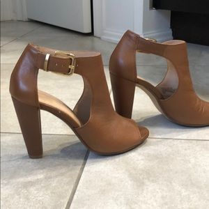 Banana Republic heels